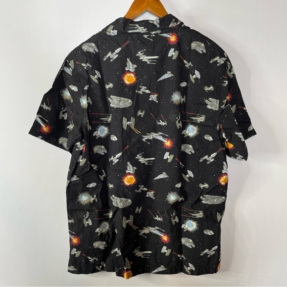 Disney Parks Stars Wars Short Sleeve Button Down Shirt Size Small - Picture 2 of 4